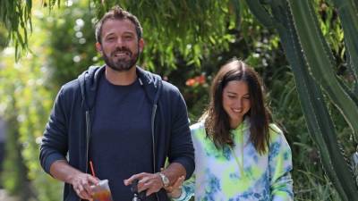 Ana de Armas Enjoys Afternoon Shopping With Ben Affleck and His Kids - www.etonline.com - California - county Pacific