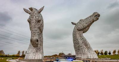 'Reckless' Kelpies daredevil spotted climbing on nose of famous Falkirk structure - www.dailyrecord.co.uk