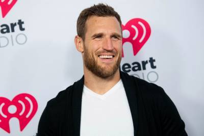 Brooks Laich Admits He ‘Cries All The Time,’ Talks Learning To Deal With His Emotions Amid Julianne Hough Divorce News - etcanada.com