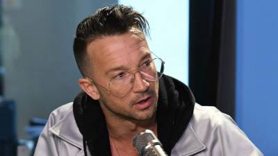 Pastor Carl Lentz Says He Was Fired From Hillsong for Cheating on His Wife - www.etonline.com