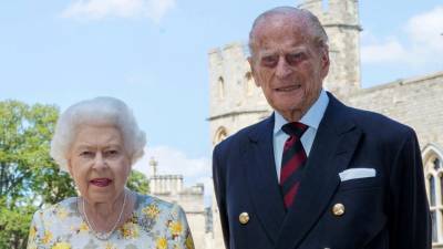 Queen Elizabeth Prince Philip Don’t Normally Live Together Here’s Why - stylecaster.com - Britain