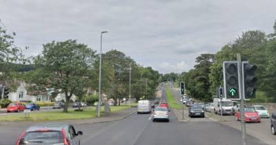 Thug hits man crossing road in Bearsden in bizarre motiveless attack - www.dailyrecord.co.uk