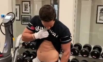 Mark Wahlberg Pulls Down His Underwear to Show Off Cupping Marks (Video) - www.justjared.com