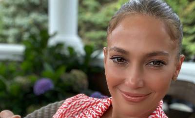 Jennifer Lopez's daughter Emme is her double in sweet new photo - hellomagazine.com