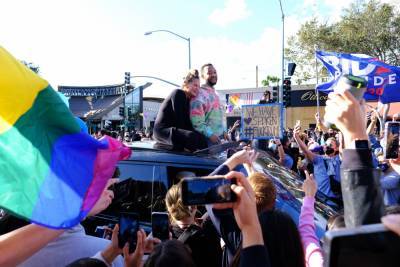 Chrissy Teigen And John Legend Celebrate Presidential Win By Hanging Out Of Their Car Windows - etcanada.com - USA - Santa Monica