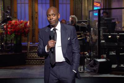 Chappelle jokes on SNL that COVID-19 kept ‘murderous whites’ from mass shootings - nypost.com - Britain