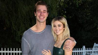 Pregnant Sadie Robertson Reveals Sex of Baby After Battling COVID-19 - www.etonline.com
