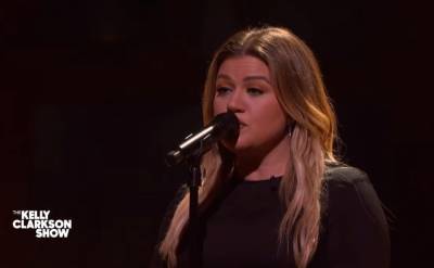 Kelly Clarkson Belts Out Incredible Cover Of Aerosmith’s ‘Dream On’ - etcanada.com