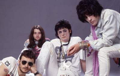 Listen to Manic Street Preachers’ new version of ‘Spectators Of Suicide’ with Gwenno - www.nme.com