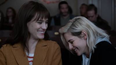 Watch Trailer for Kristen Stewart and Mackenzie Davis’ Lesbian Christmas Rom-Com ‘Happiest Season’ - variety.com - county Davis - county Stewart