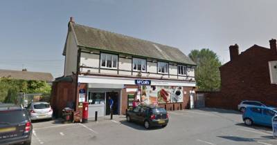 Sledgehammer-wielding thieves threaten shop staff in terrifying robbery - www.manchestereveningnews.co.uk