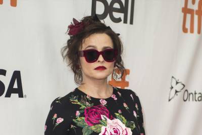 Helena Bonham Carter agrees The Crown should stress it’s ‘dramatized’ - www.hollywood.com - Britain