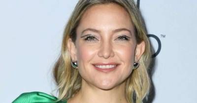 Kate Hudson sparks reaction with selfie from her bath in LA home - www.msn.com