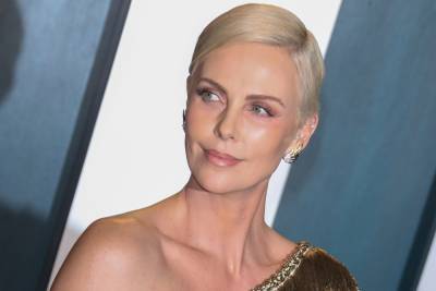 Charlize Theron Compares Herself To Kylie Jenner After 5-Year-Old Daughter Does Her Makeup - etcanada.com