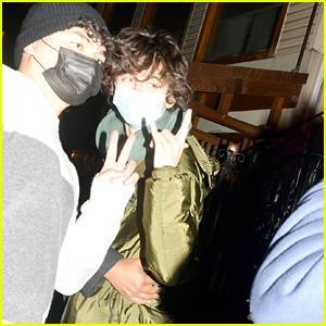 Timothee Chalamet Spotted Leaving 'SNL' Rehearsals Ahead of His Hosting Gig - www.justjared.com - New York