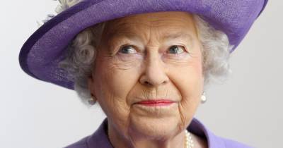 Queen Elizabeth's Twitter Account Tweeted & Quickly Deleted This Accidental Tweet! - www.justjared.com