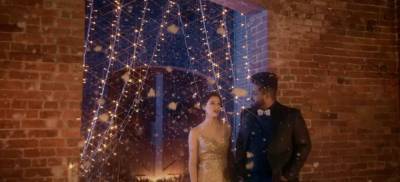 JoJo Mason & Kristin Carter Drop Festive Music Video For ‘The Gift’ - etcanada.com - Smith - county Dallas