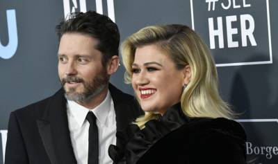 Kelly Clarkson Accuses Ex-Husband Brandon Blackstock Of Fraud & Performing ‘Illegal Services’ As Her Manager - etcanada.com - California