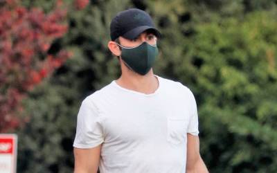 Chace Crawford Looks So Buff in His Tight White Tee While Grocery Shopping - www.justjared.com - Los Angeles