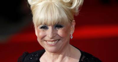 Dame Barbara Windsor dead: What is Alzheimer's disease and why is it important to catch the symptoms early - www.dailyrecord.co.uk - Britain - Scotland