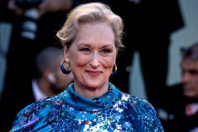 Meryl Streep suffered a wardrobe malfunction on prom night - nypost.com