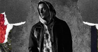 Dermot Kennedy claims Official Chart Double for a second week with Giants and Without Fear - www.officialcharts.com - Italy - Ireland