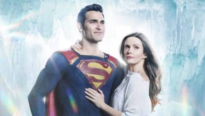 ‘Superman & Lois’: First-Look Photo Of The CW’s Lois Lane And Bespectacled Clark Kent - deadline.com - county Clark