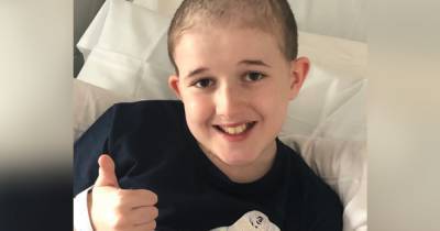 Girl fighting cancer appeals for thumbs-up selfies to cheer her up... and goes viral - www.manchestereveningnews.co.uk - Manchester