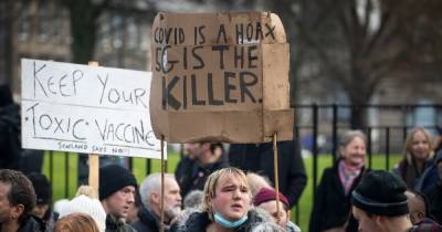 Anti-lockdown protesters gather outside Nicola Sturgeon's Bute House residence - www.dailyrecord.co.uk - Scotland