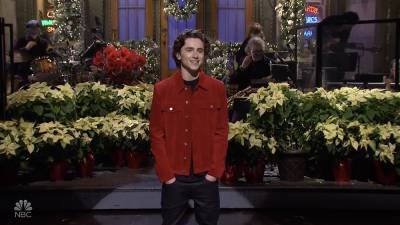 ‘SNL’: Timothée Chalamet Makes Hosting Debut, Reflects On Christmas In New York During Opening Monologue - deadline.com - New York - New York