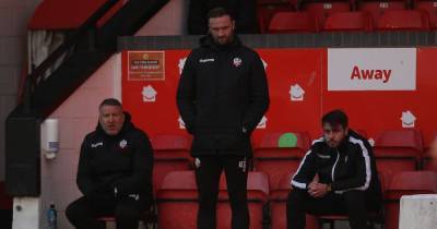 Bolton Wanderers boss claims Walsall bench 'unprofessional' for touchline behaviour during defeat - www.manchestereveningnews.co.uk