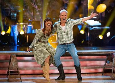 Strictly Spoiler: Jamie Laing survives ANOTHER dance-off to make it to the Strictly final - evoke.ie - Chelsea