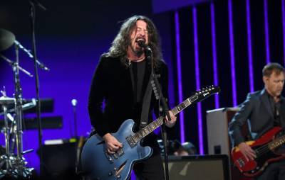 Dave Grohl and Greg Kurstin take Hanukkah series into hard rock with Mountain’s ‘Mississippi Queen’ - www.nme.com - state Mississippi