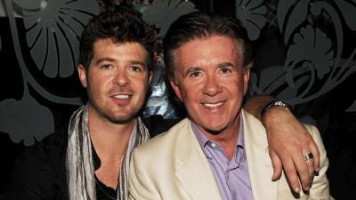 Robin Thicke - April Love Geary - Alan Thicke - Robin Thicke Pays Tribute to Late Father Alan Thicke on the Anniversary of His Death - etonline.com