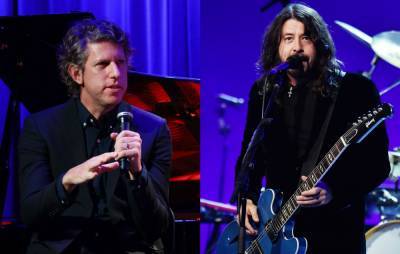 Watch Dave Grohl and Greg Kurstin cover Peaches’ ‘Fuck The Pain Away’ - www.nme.com - state Mississippi
