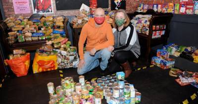 Paisley couple hoping to spread festive cheer with food drive for those in need - www.dailyrecord.co.uk