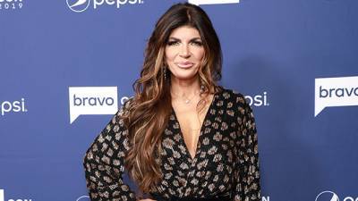 Teresa Giudice Enjoys NYC Date Night With BF Luis Ruelas: See The New Couple Kissing Holding Hands - hollywoodlife.com - New York - New Jersey