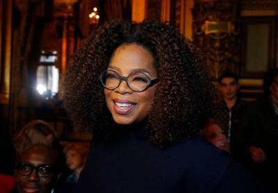 Oprah Winfrey Surprises Selfless Fans With Holiday Gifts - etcanada.com