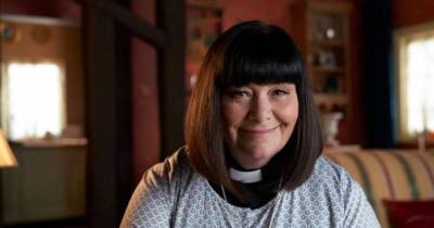 Dawn French talks breaking down on set filming tribute to Emma Chambers - www.msn.com - France