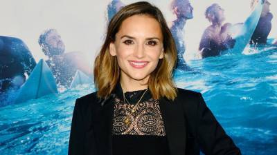 Rachael Leigh Cook Joins the Cast of Reimagined Remake 'He's All That' - www.etonline.com