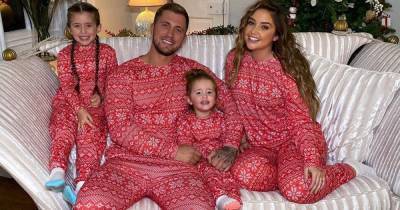 Mum argues that wearing pyjamas on Christmas day is ‘manky’ as she sparks heated debate - www.ok.co.uk
