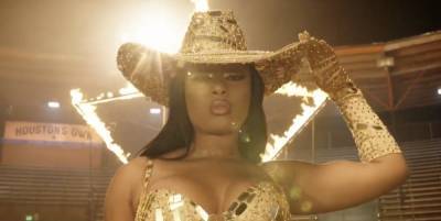 Megan Thee Stallion Lights Up a Rodeo for Her Apple Music Awards Performance - www.harpersbazaar.com - Canada - Houston - county Hood