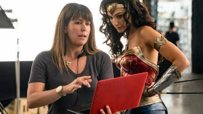 'Wonder Woman 1984' hopes to lasso a little holiday joy - abcnews.go.com