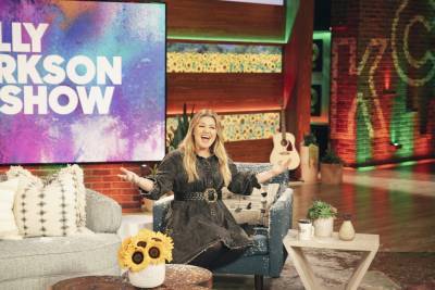‘The Kelly Clarkson Show’ Renewed Through 2023 By NBCUniversal - deadline.com