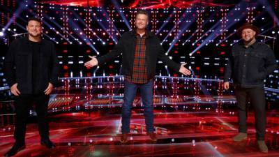 'The Voice' Finale: Blake Shelton Joins Ian Flanigan and Jim Ranger on Country Classics - www.etonline.com