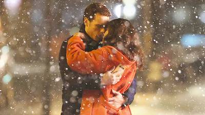 Priyanka Chopra Passionately Kisses ‘Outlander’s Sam Heughan While Filming New Movie – Pic - hollywoodlife.com - London