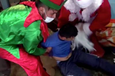 Peruvian cops dressed as Santa Claus, elf have last laugh in drug raid - foxnews.com - city Santa Claus - city Lima - Peru - El Salvador