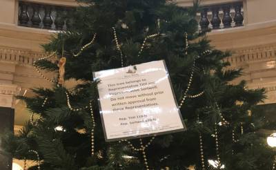 GOP lawmakers' second Christmas tree vanishes from Wisconsin Capitol - www.foxnews.com - Wisconsin