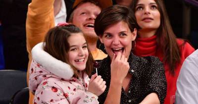 Katie Holmes and Suri have the most stylish Christmas decorations inside their NY home - www.msn.com
