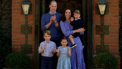 Prince Louis Steals the Show on Kate Middleton and Prince William's Family Christmas Card - www.etonline.com